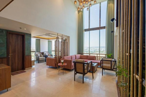 Alaya Stays Manhattan 1804 - 3 BHK Duplex With Stunning Views, Office & Stylish Bar